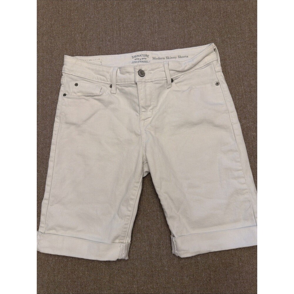 Levi's Signature Modern Skinny Shorts Women’s 6 W28 White Cuffed